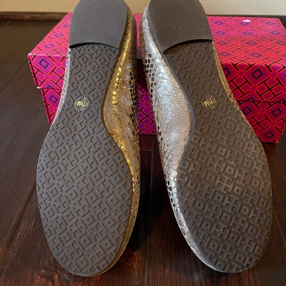 BNWT Tory Burch Bonneville Pewter leather Revas - Picture 4 of 5